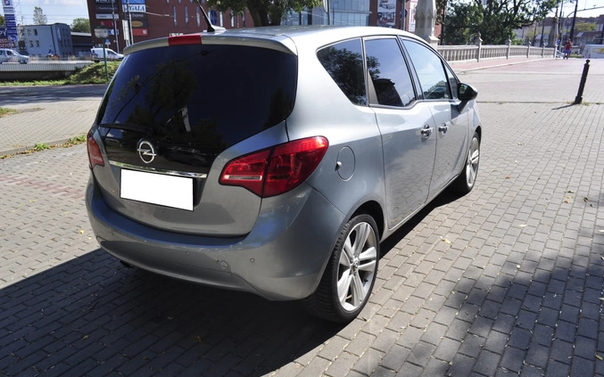 Opel Meriva cena 19000 przebieg: 220000, rok produkcji 2011 z Witkowo małe 137